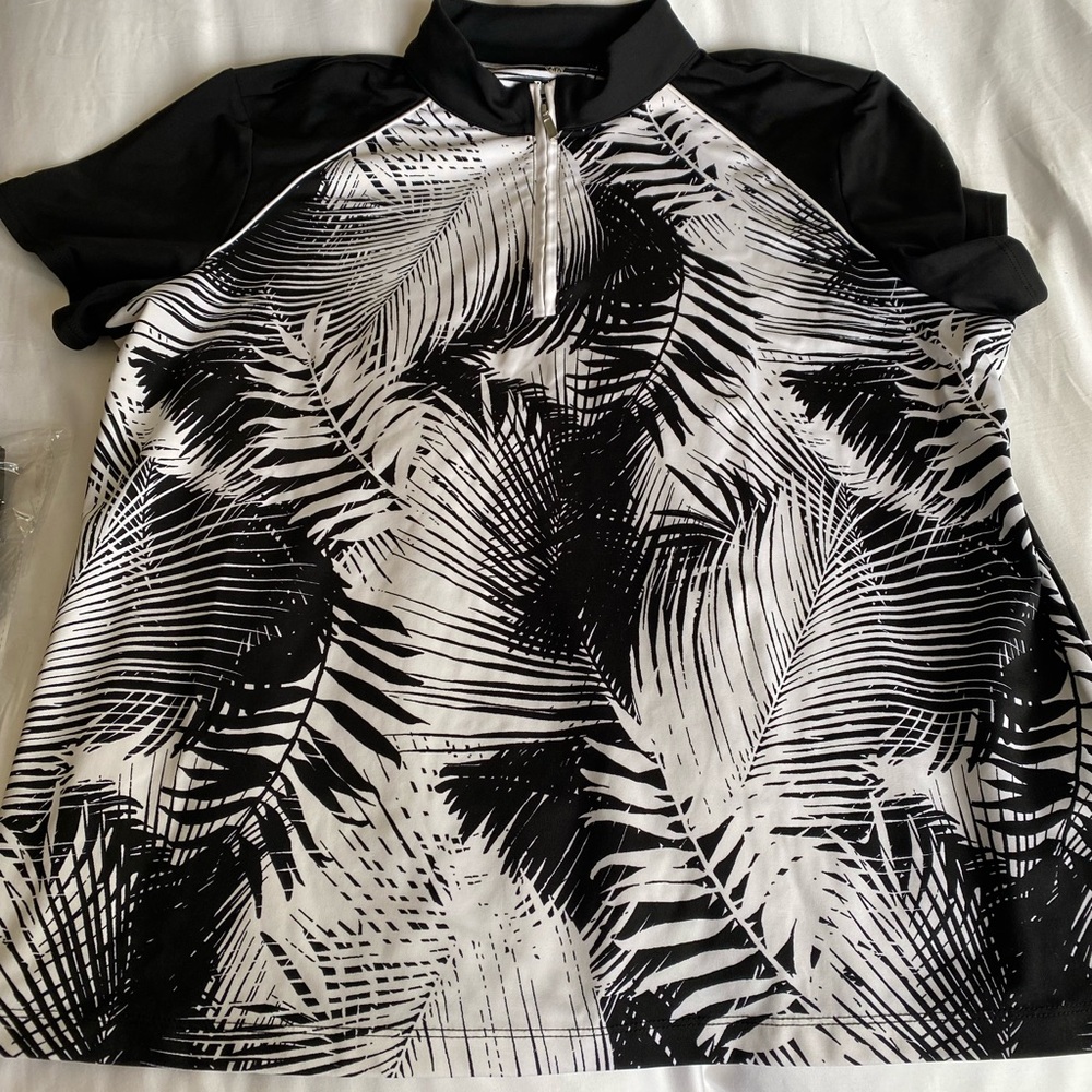 Ruby Rd. Monochrome Palm Print Short Sleeve Top